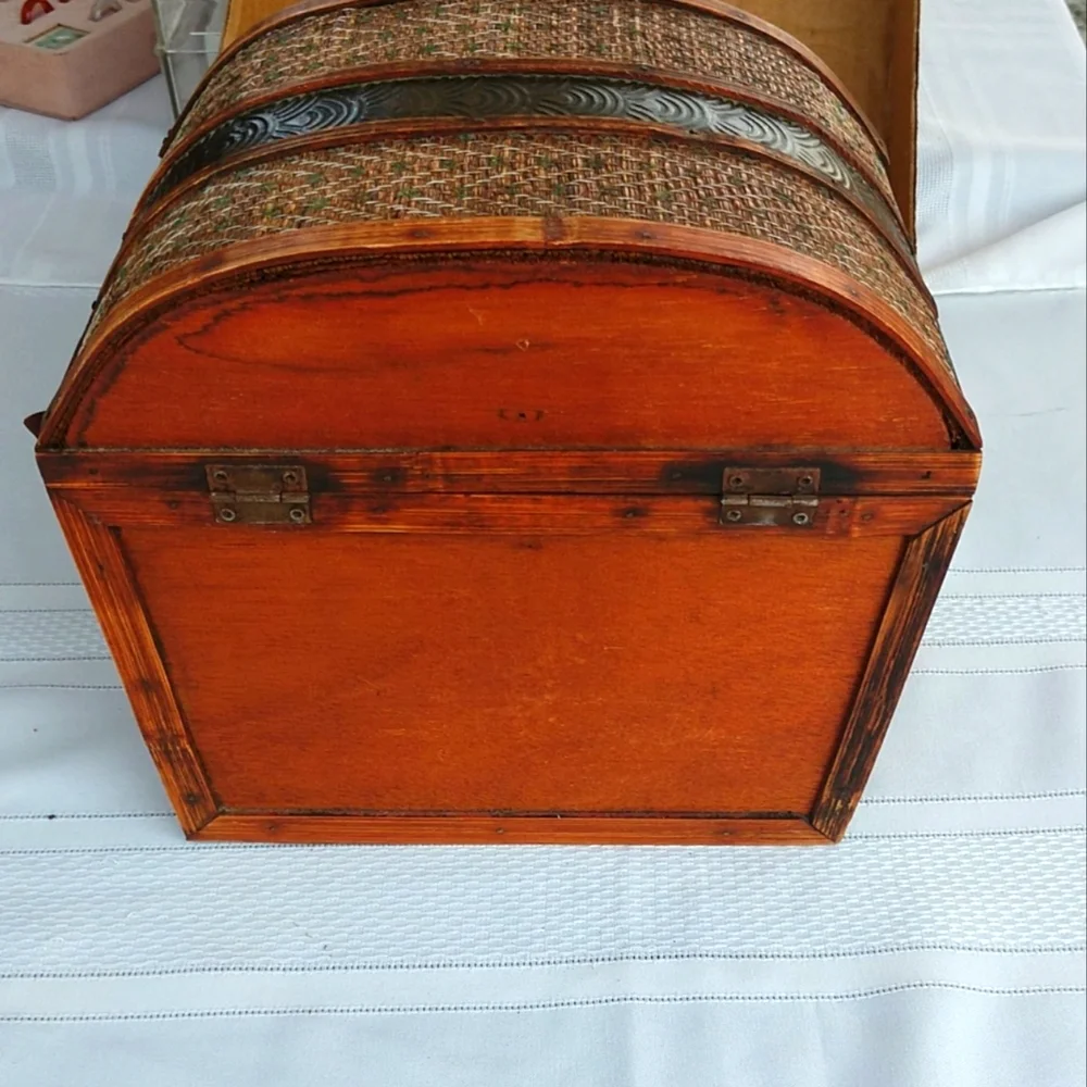Vintage SMALL PIRATE TREASURE CHEST Tropical Home Nautical Décor 9.5